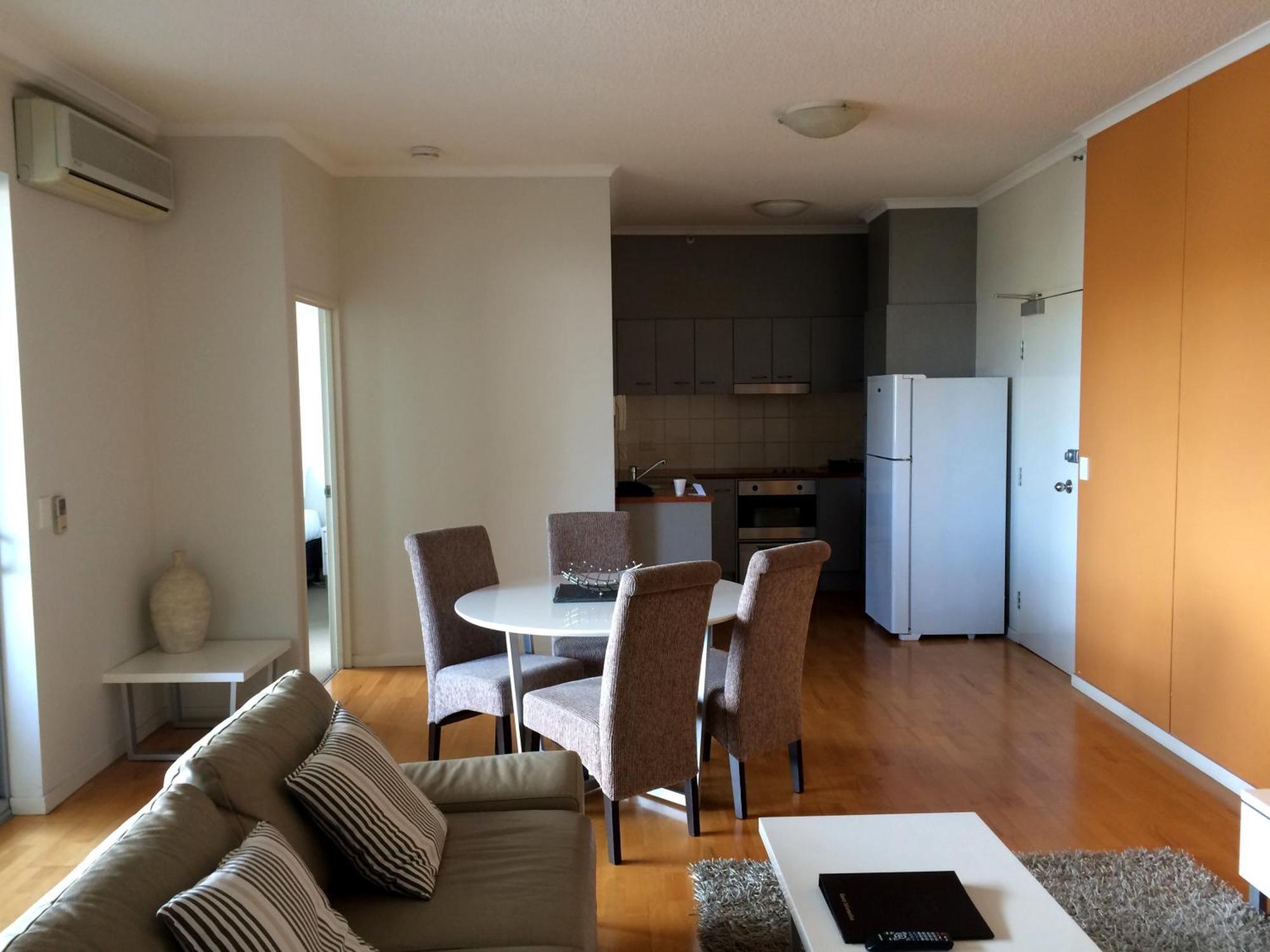 Frisco Apartments Brisbane Szoba fotó